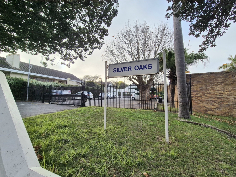 3 Bedroom Property for Sale in Wynberg Upper Western Cape